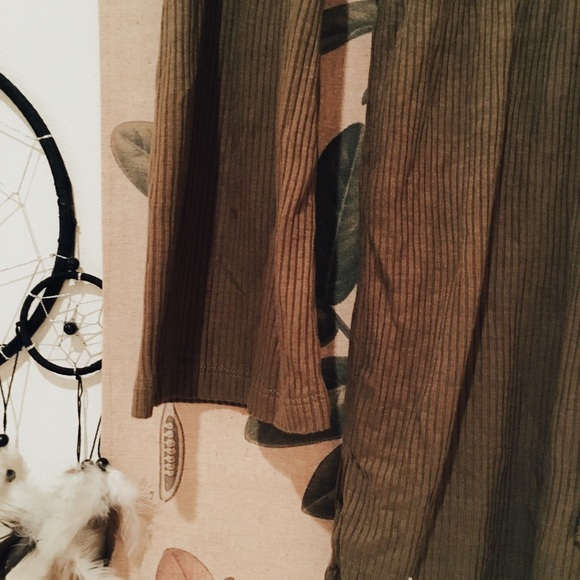 Green Romper - Picture 3 of 4